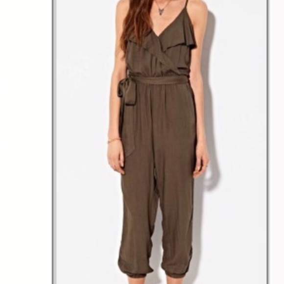 American Eagle Outfitters Army Green Jumpsuit MEDIUM - Picture 6 of 9